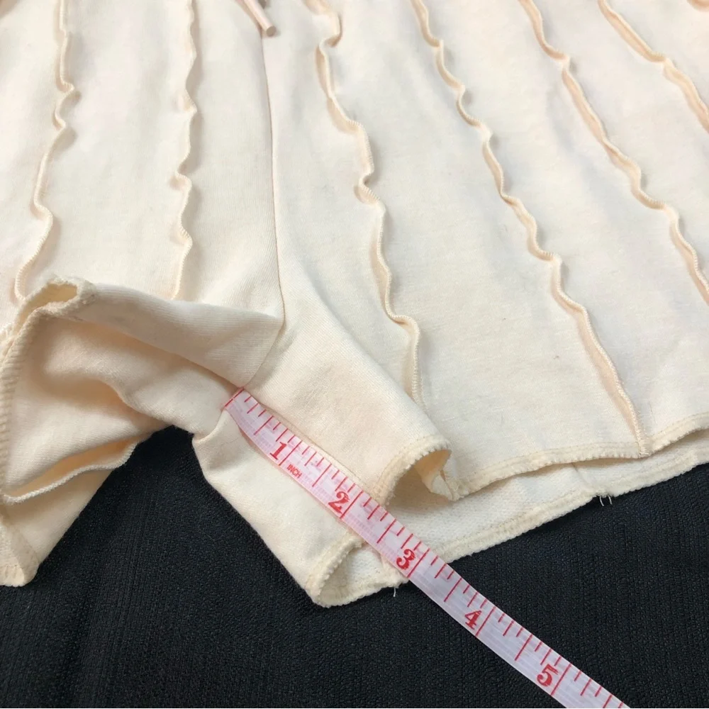 KYOYO l Light Cream Ruffle Shorts - Picture 9 of 13